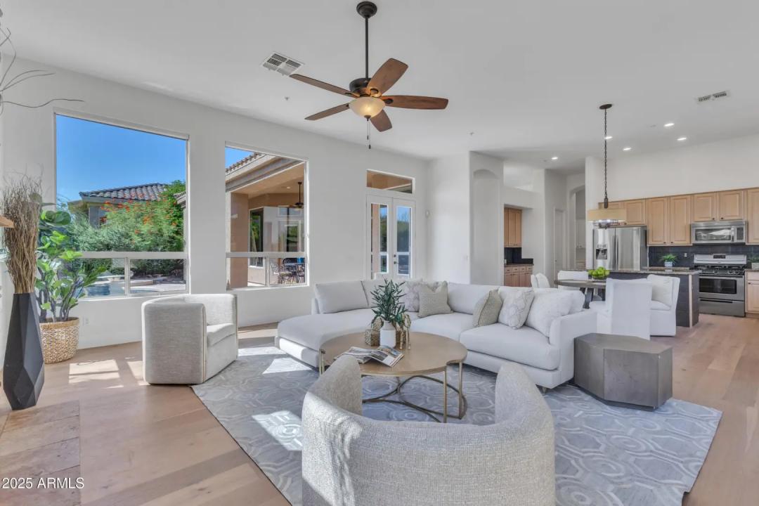 Real Estate Picture 10
