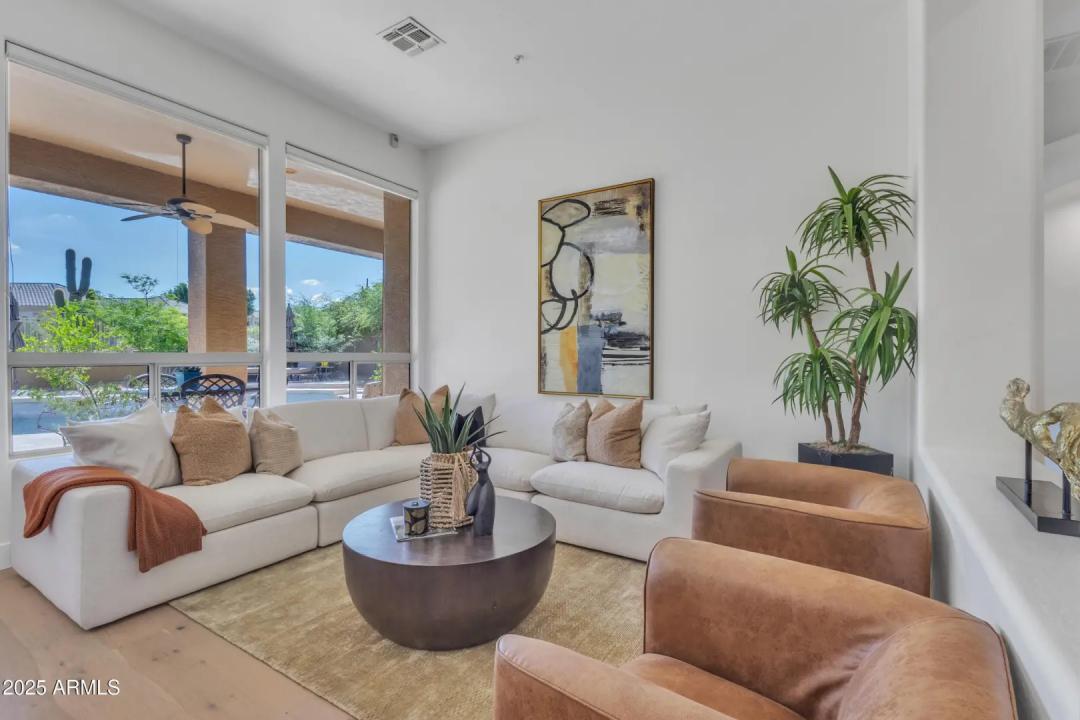 Real Estate Picture 15