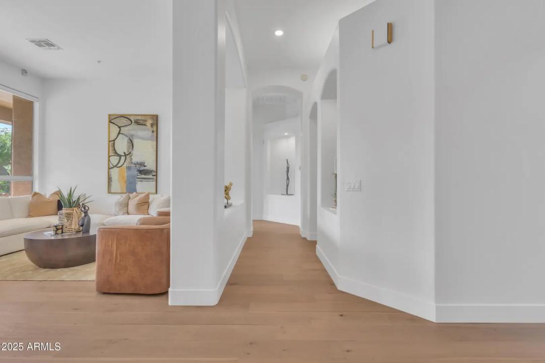 Real Estate Picture 12