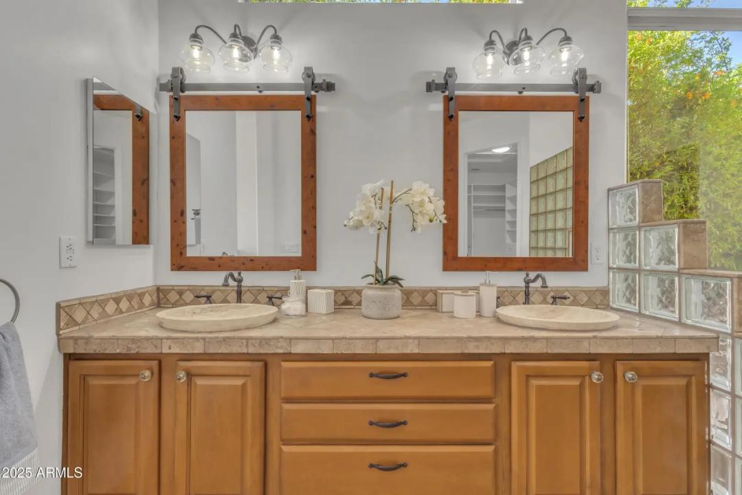 Real Estate Picture 23