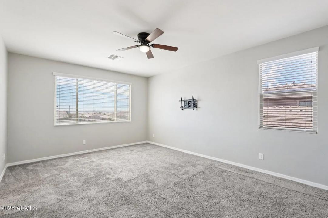 Real Estate Picture 18