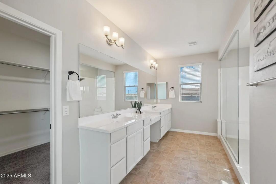 Real Estate Picture 24