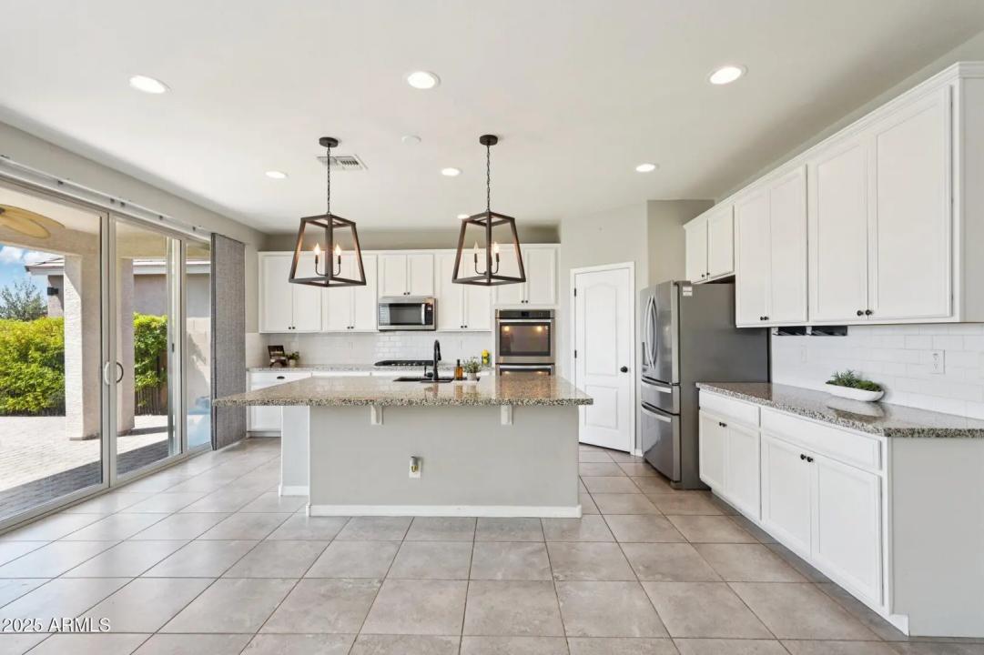 Real Estate Picture 7