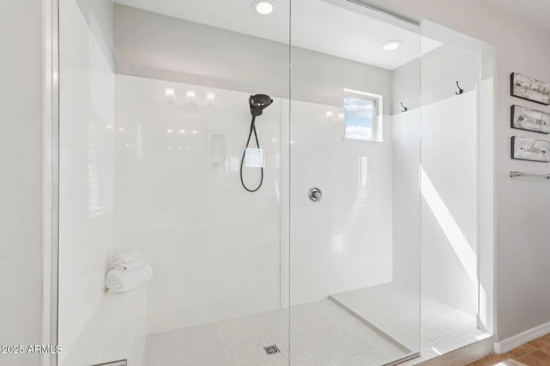 Real Estate Picture 22