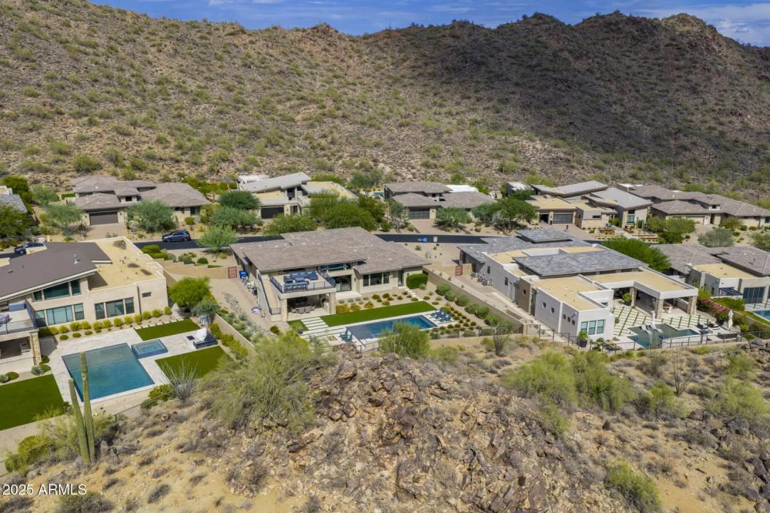 Real Estate Picture 7