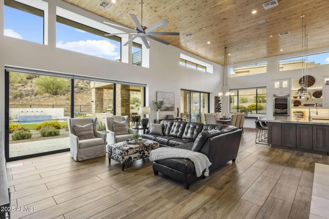 Real Estate Picture 9