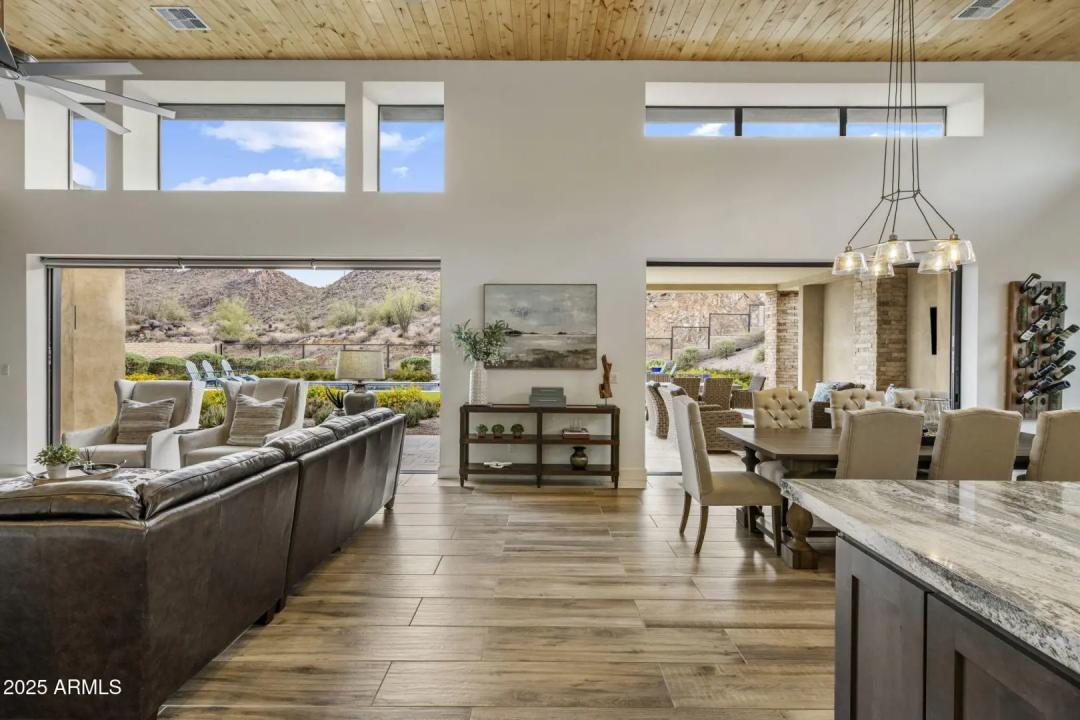 Real Estate Picture 10