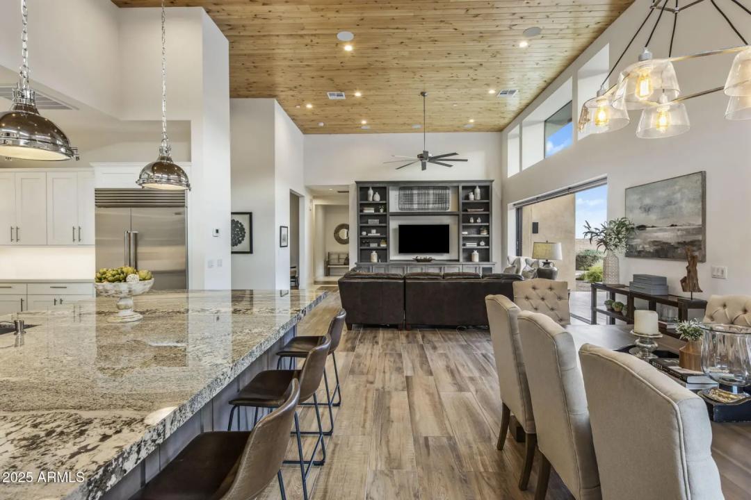 Real Estate Picture 13
