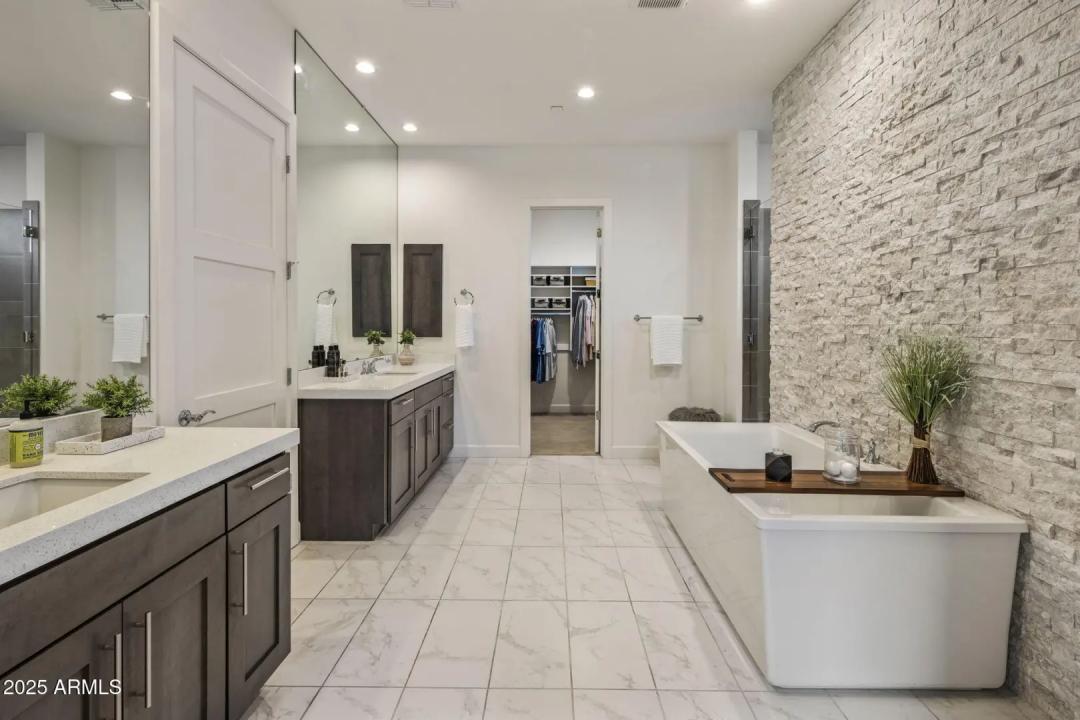 Real Estate Picture 23