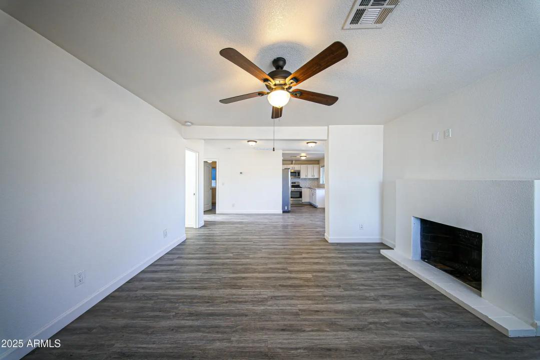 Real Estate Picture 7