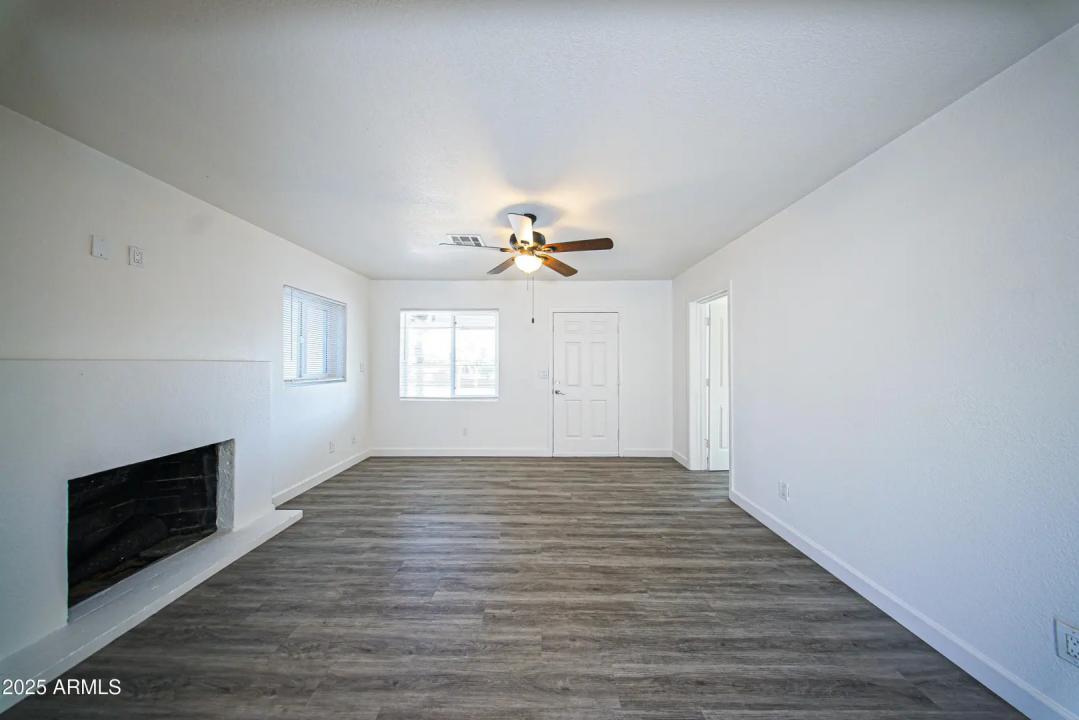 Real Estate Picture 8