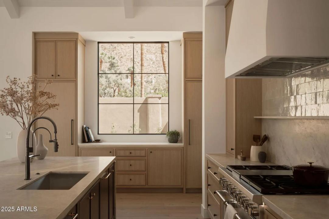 Real Estate Picture 8