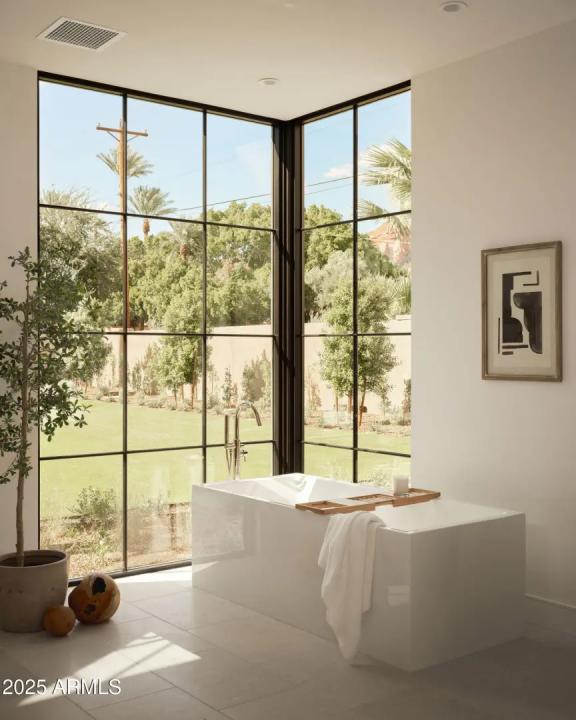 Real Estate Picture 14