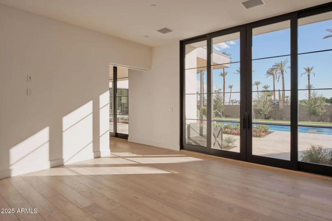 Real Estate Picture 32