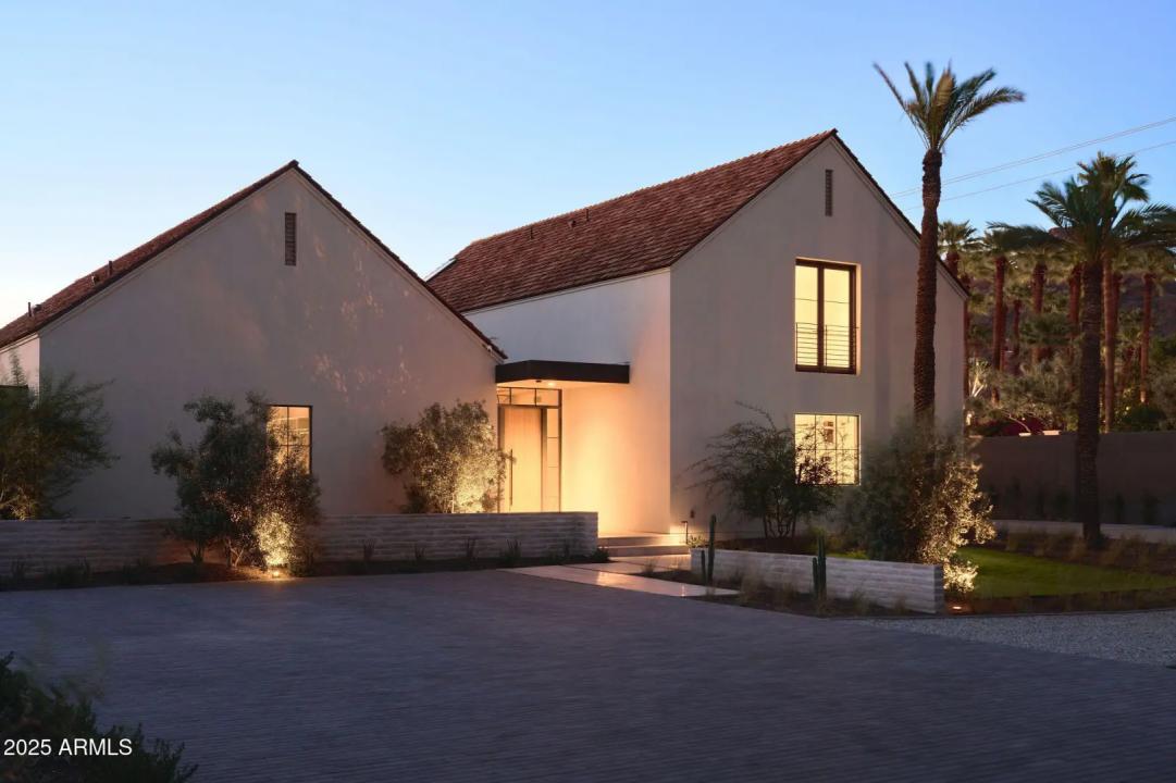 Real Estate Picture 50