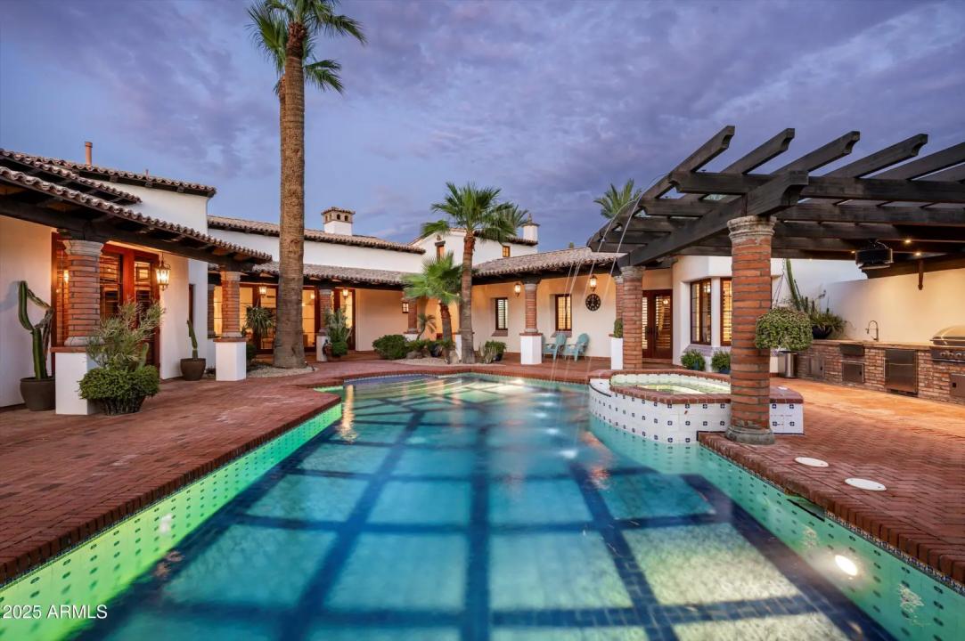 Real Estate Picture 3