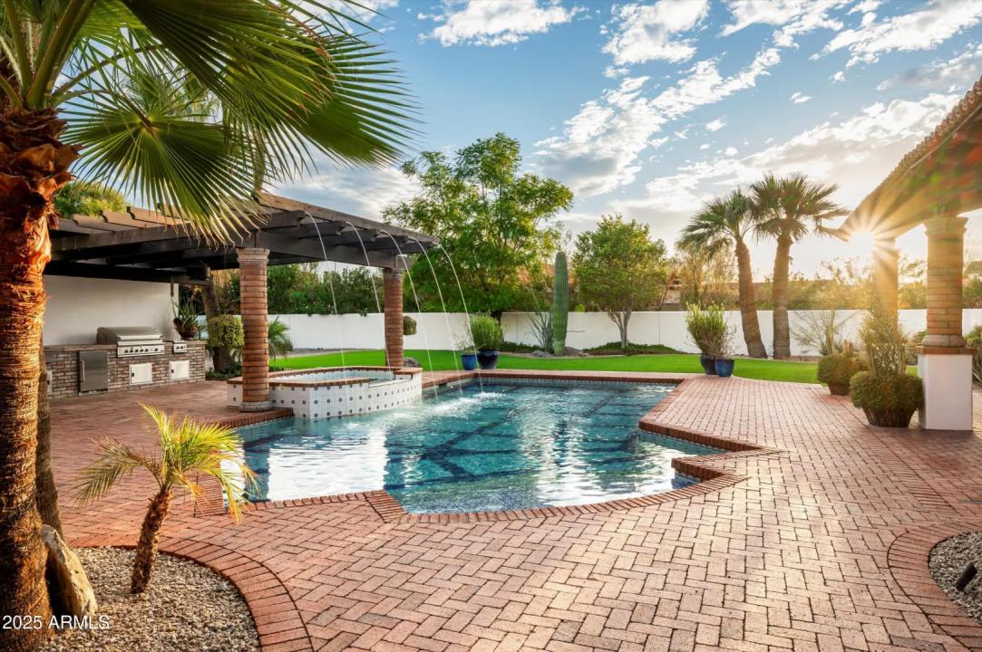 Real Estate Picture 42