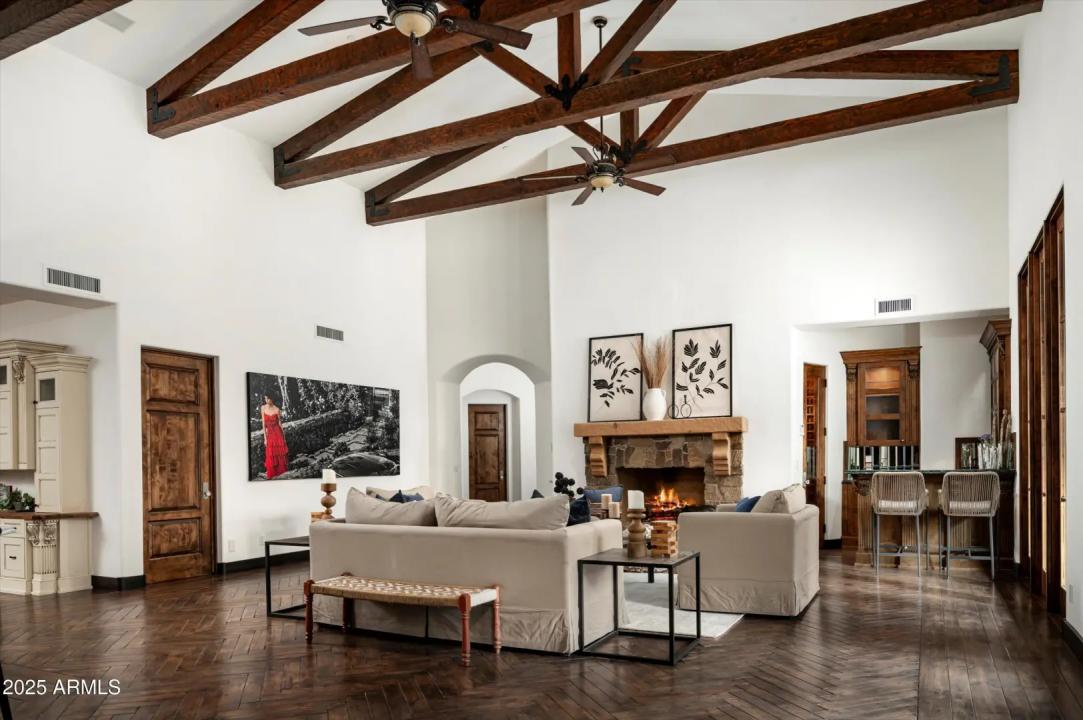 Real Estate Picture 9
