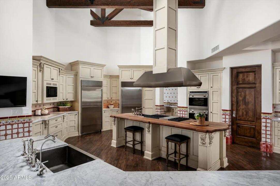 Real Estate Picture 10