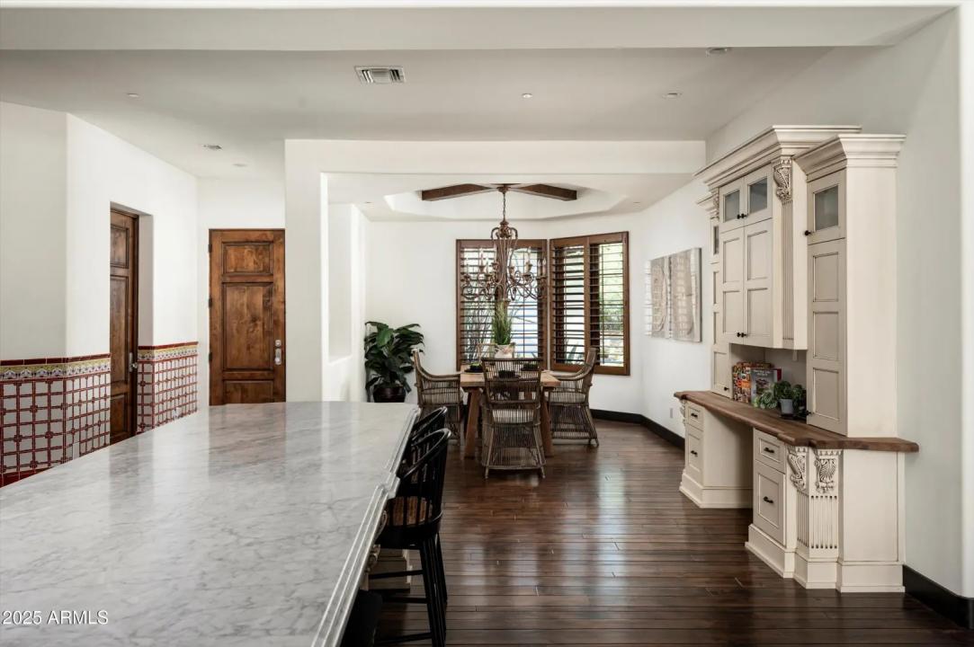 Real Estate Picture 14
