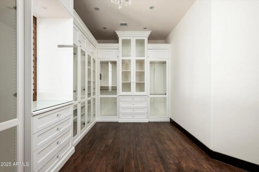 Real Estate Picture 25