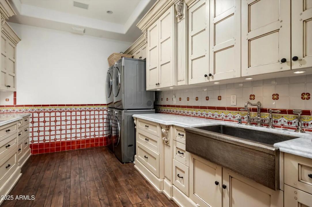Real Estate Picture 32