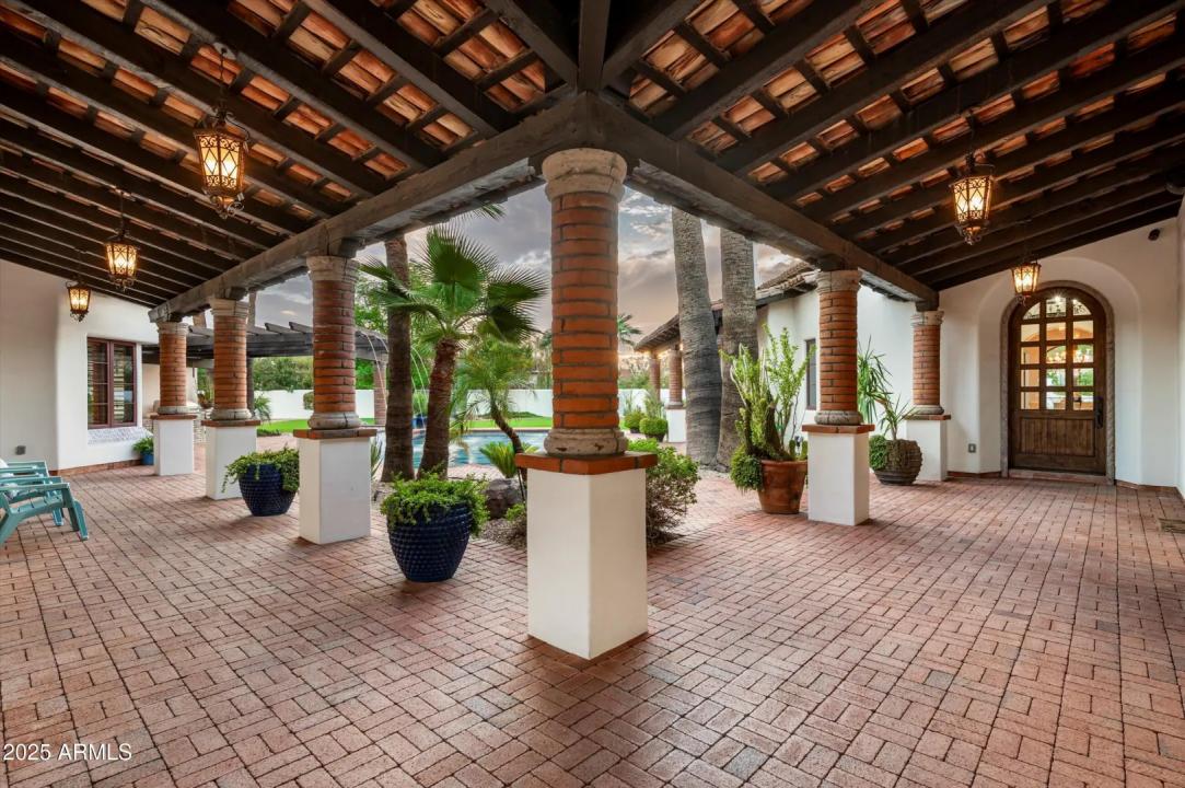Real Estate Picture 36