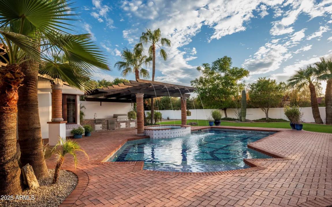 Real Estate Picture 40