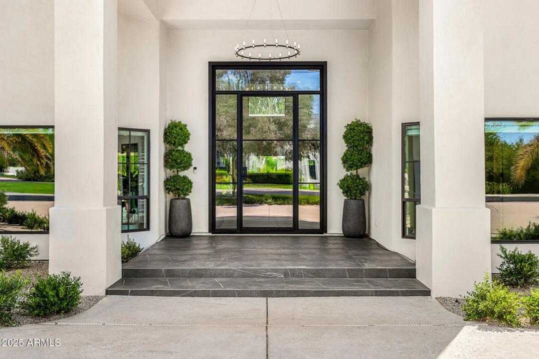 Real Estate Picture 7