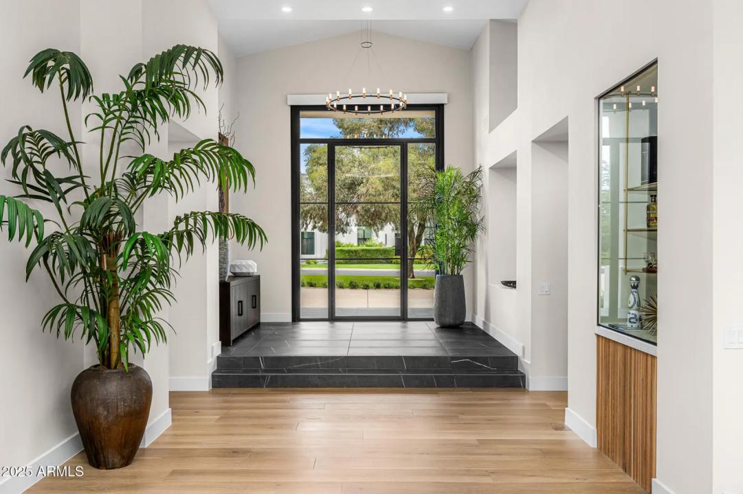 Real Estate Picture 8