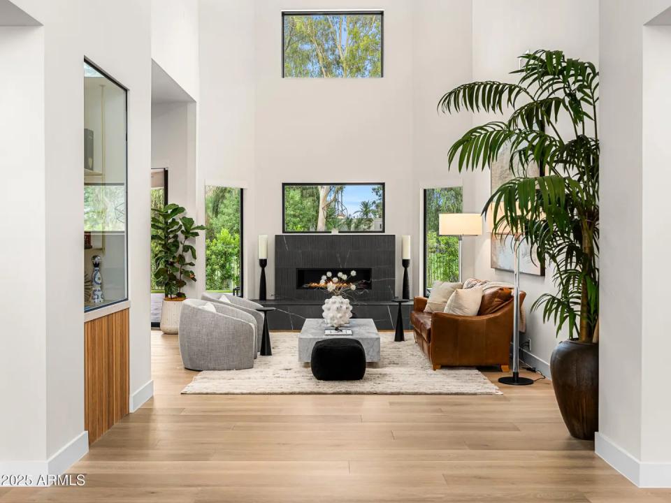 Real Estate Picture 9