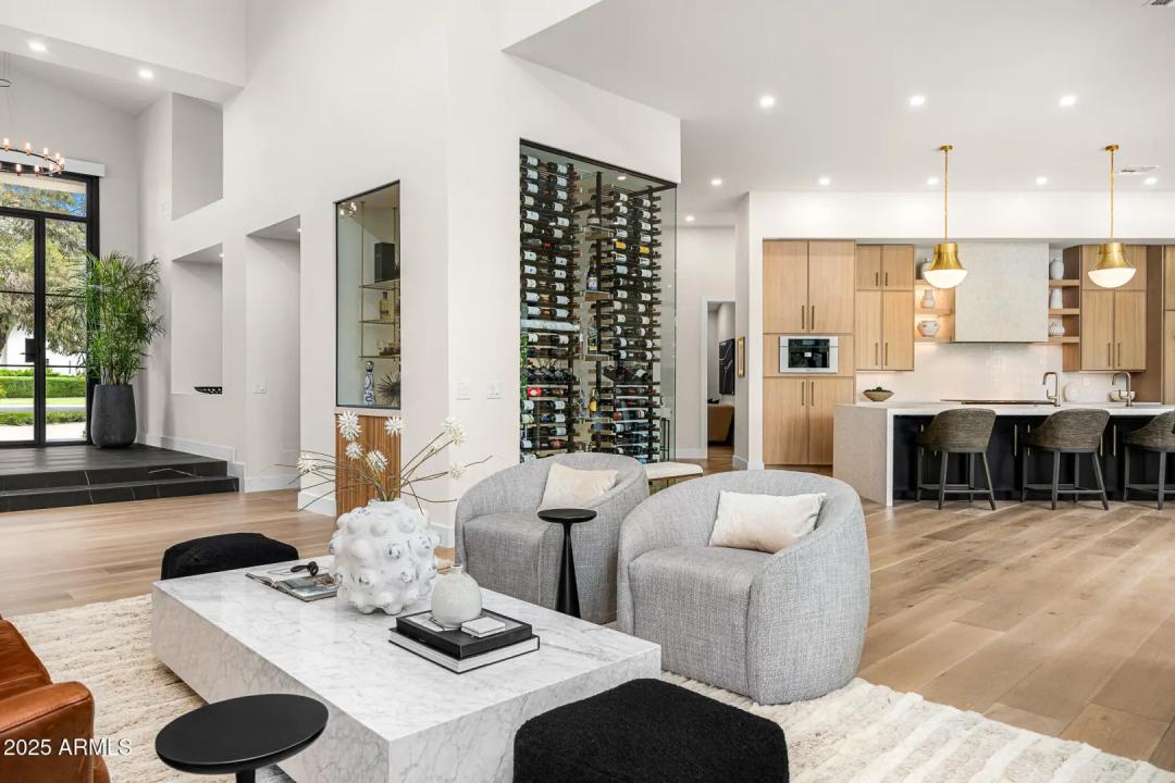 Real Estate Picture 4