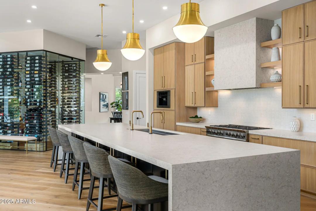 Real Estate Picture 5