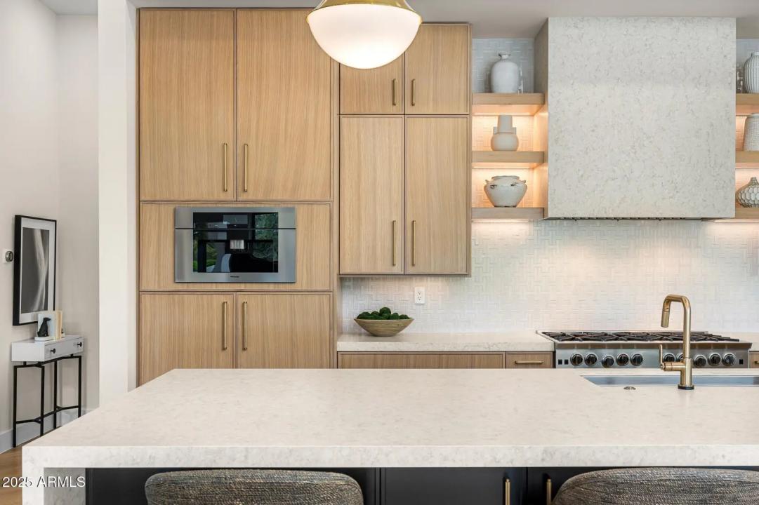 Real Estate Picture 15