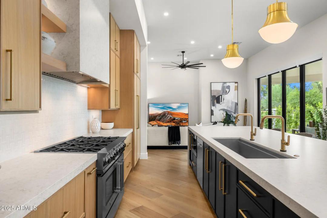 Real Estate Picture 16