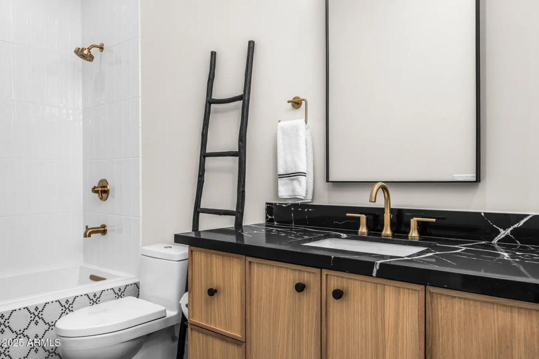Real Estate Picture 30