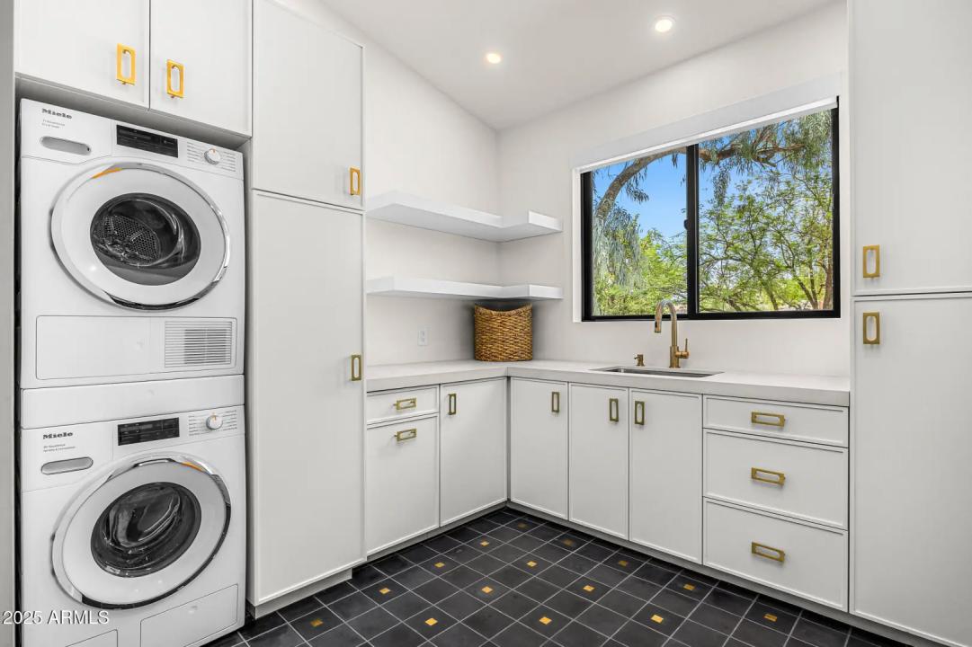 Real Estate Picture 34