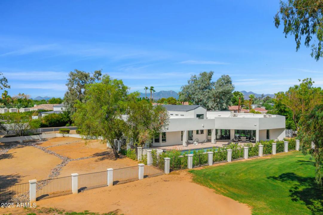 Real Estate Picture 38