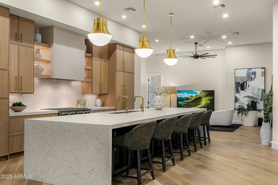 Real Estate Picture 50
