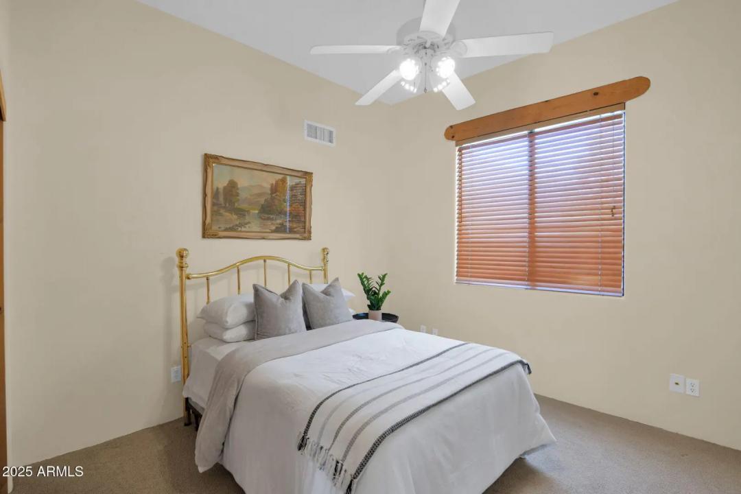 Real Estate Picture 30