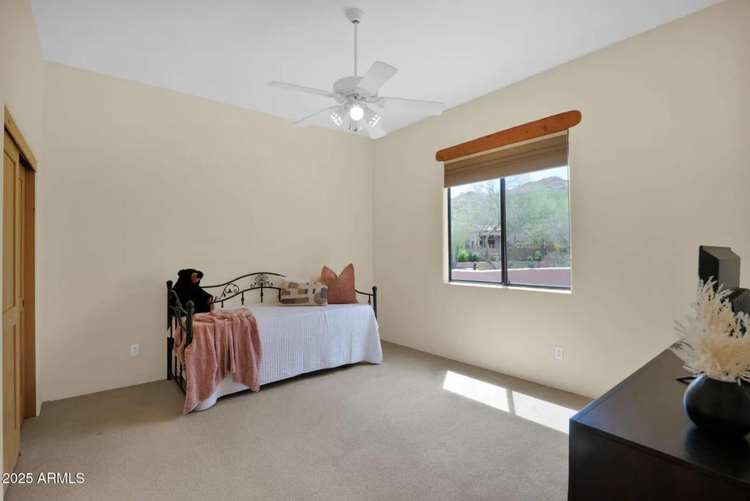 Real Estate Picture 33