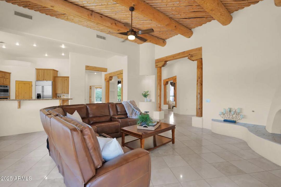Real Estate Picture 15