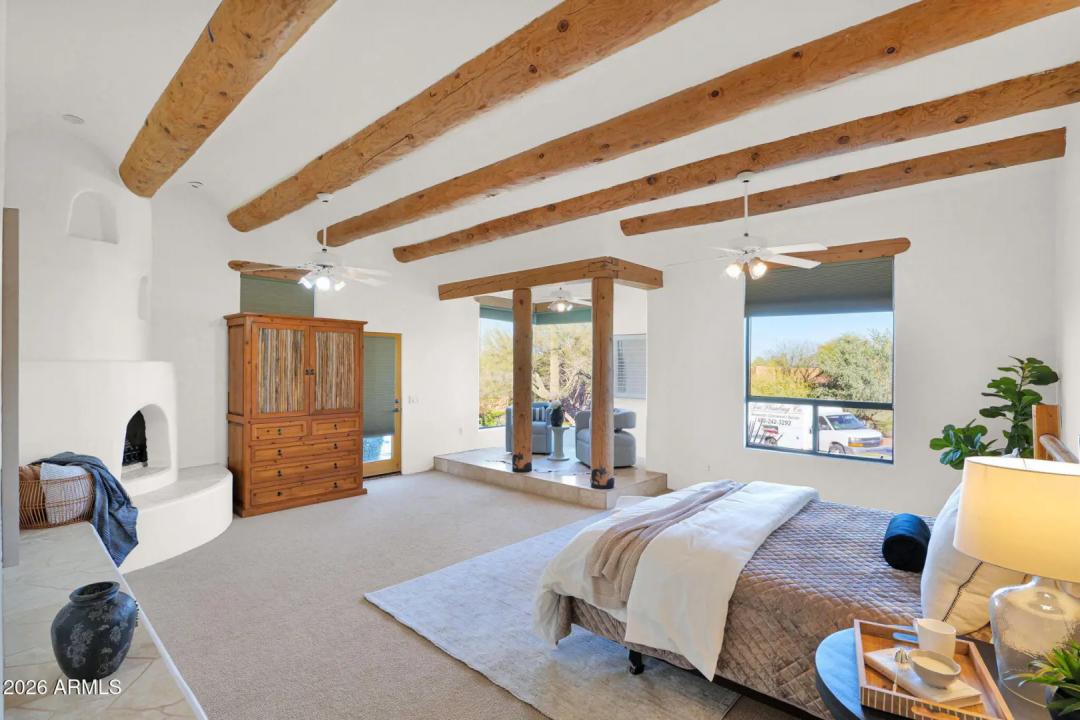 Real Estate Picture 14