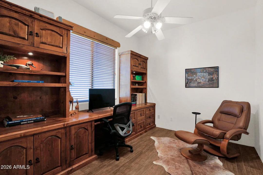 Real Estate Picture 18