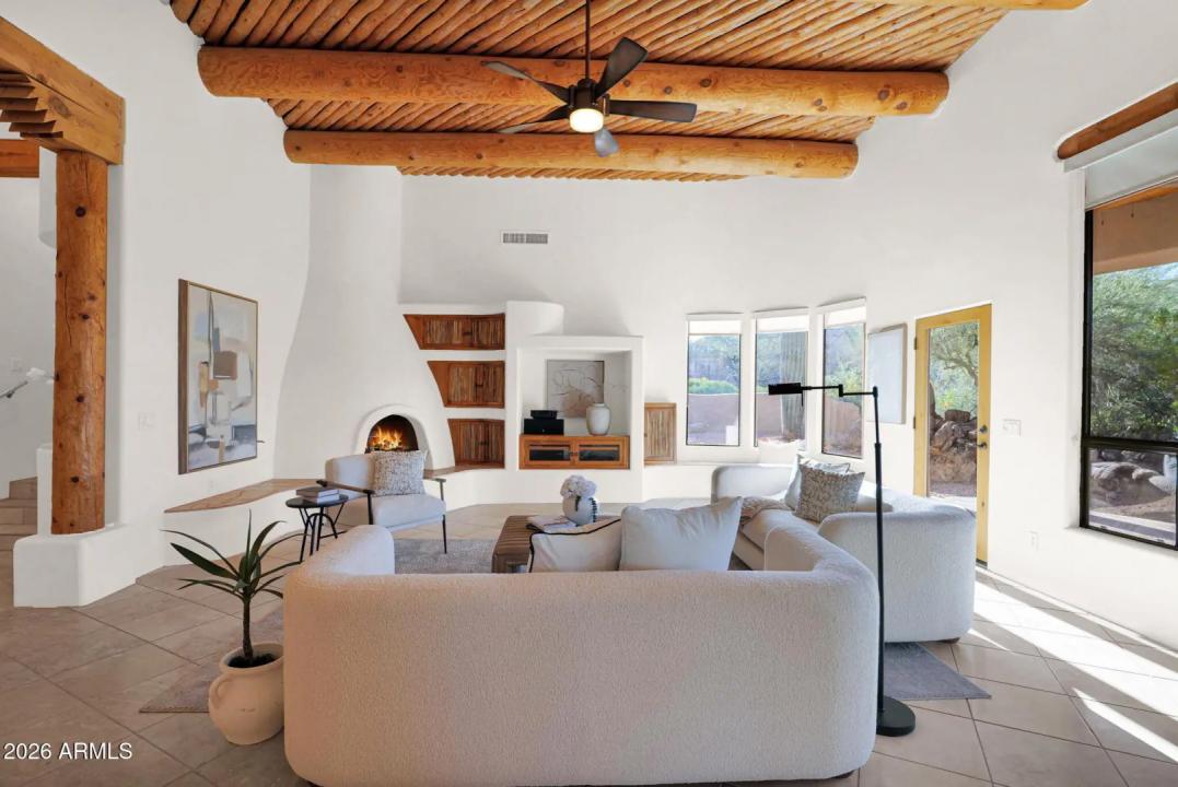 Real Estate Picture 7