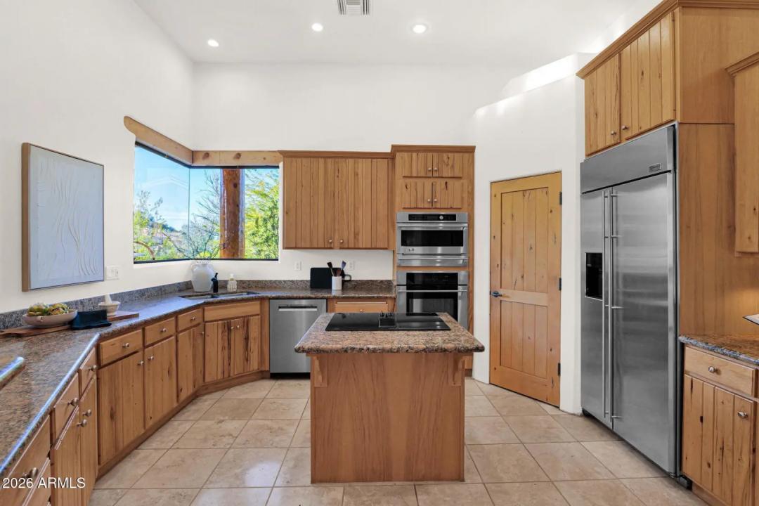 Real Estate Picture 12