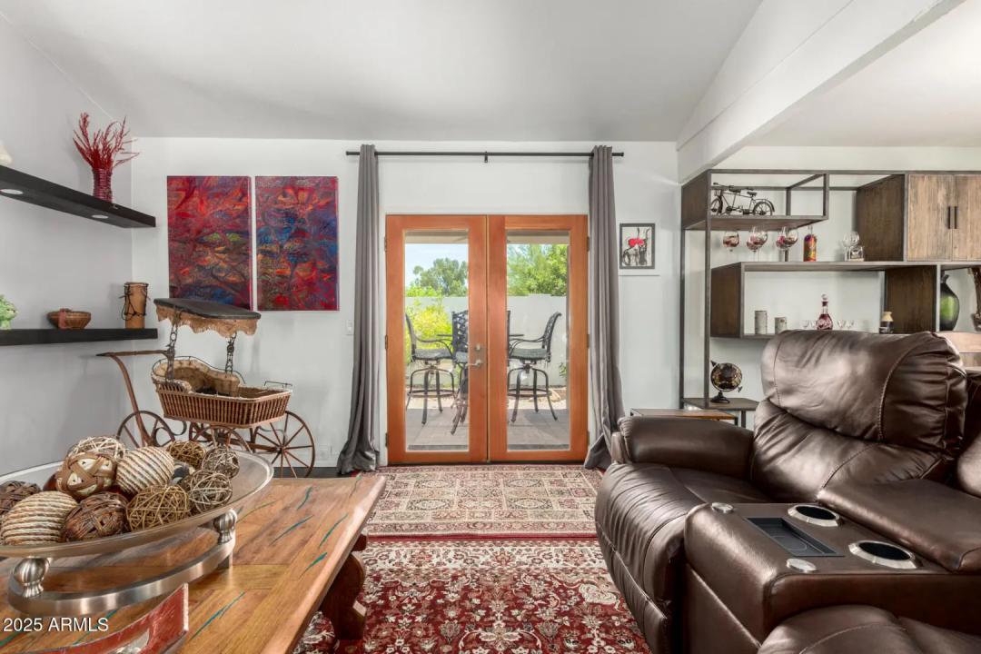 Real Estate Picture 9