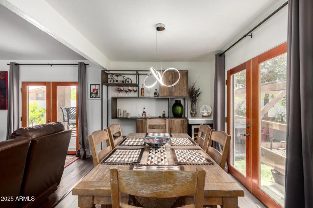 Real Estate Picture 14