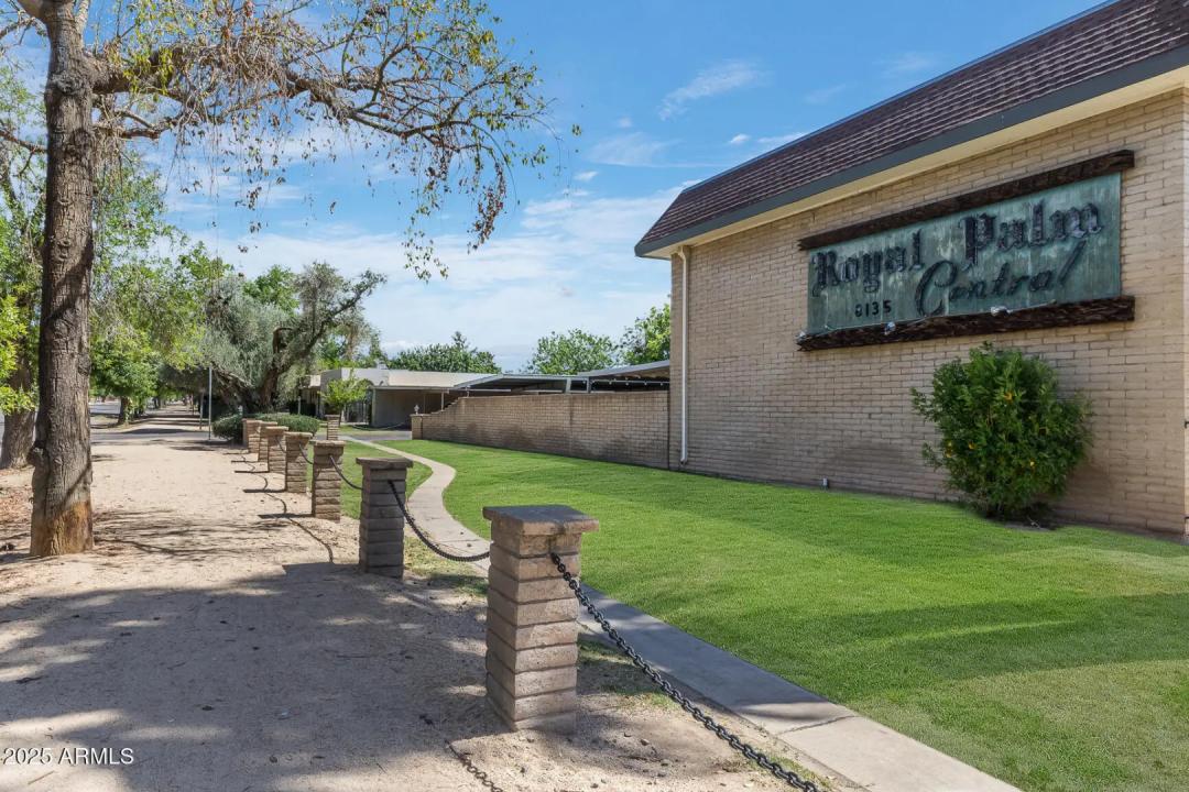 Real Estate Picture 3