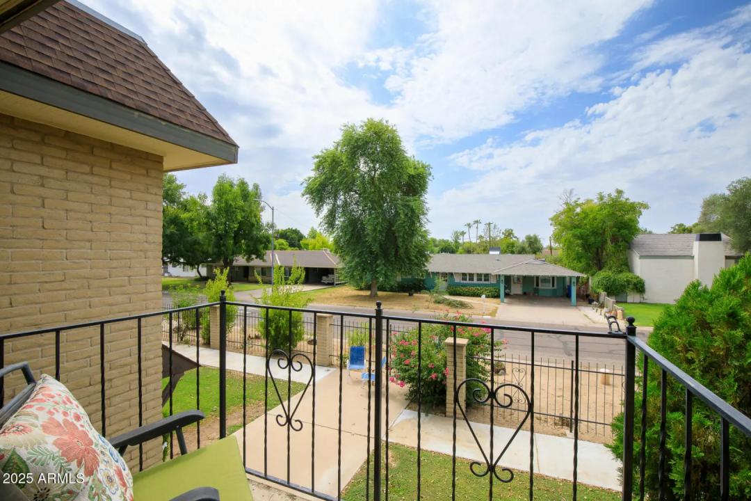 Real Estate Picture 24